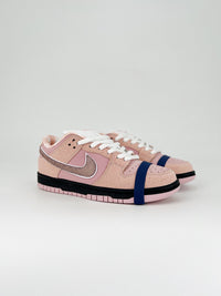 Nike SB Dunk Low pink band