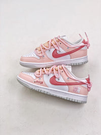 NIKE DUNK SB LOW " Pink  "
