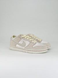 Nike SB Dunk Low beige