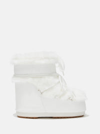 moon boots white fur
