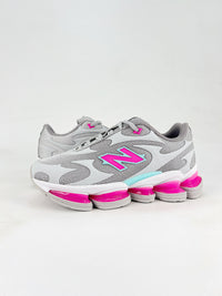 New balance 2000 grey and pink